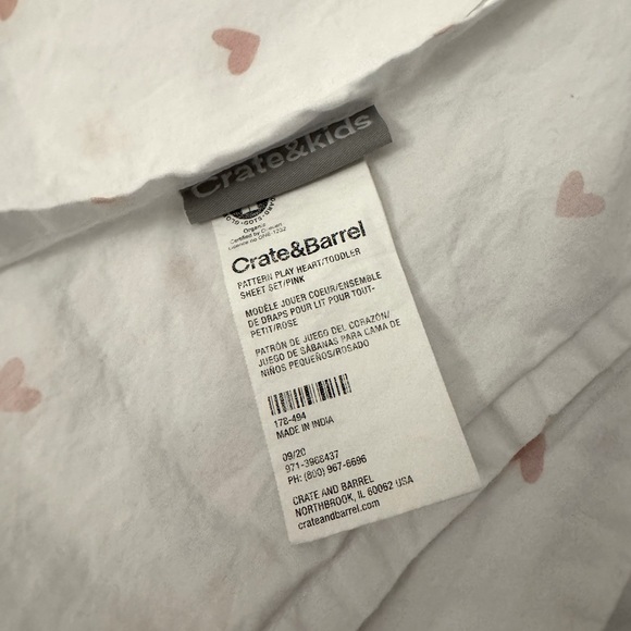 Crate & Kids Pattern Play Heart Crib / Toddler sheet set - Picture 5 of 5